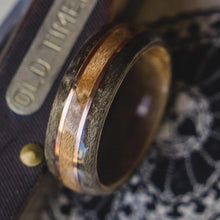 Load image into Gallery viewer, Mens Wedding band featuring Birds eye maple, Grey maple and Copper inlay - ringandgrove